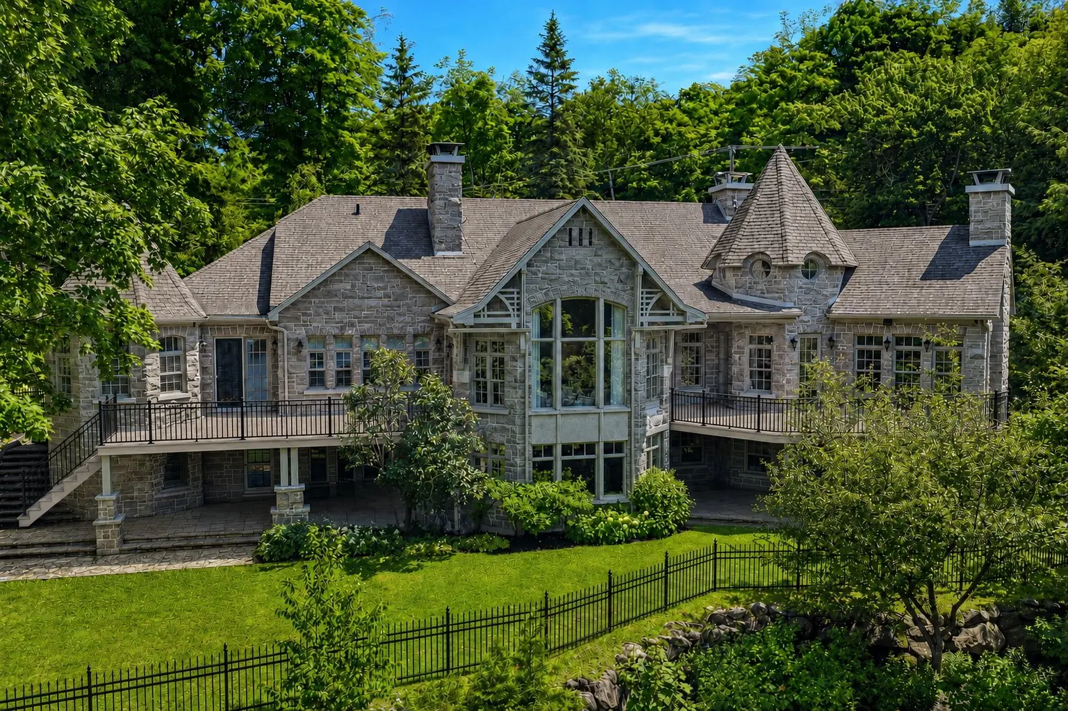 125 Ch. Fournel, Sainte-Anne-des-Lacs — photo 1