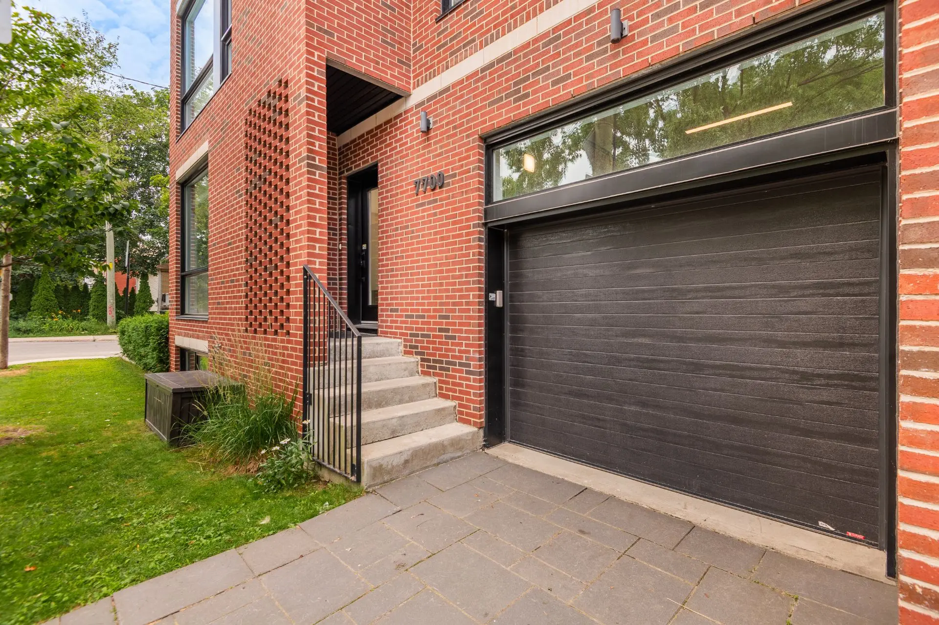 7700 Av. des Érables — photo 2