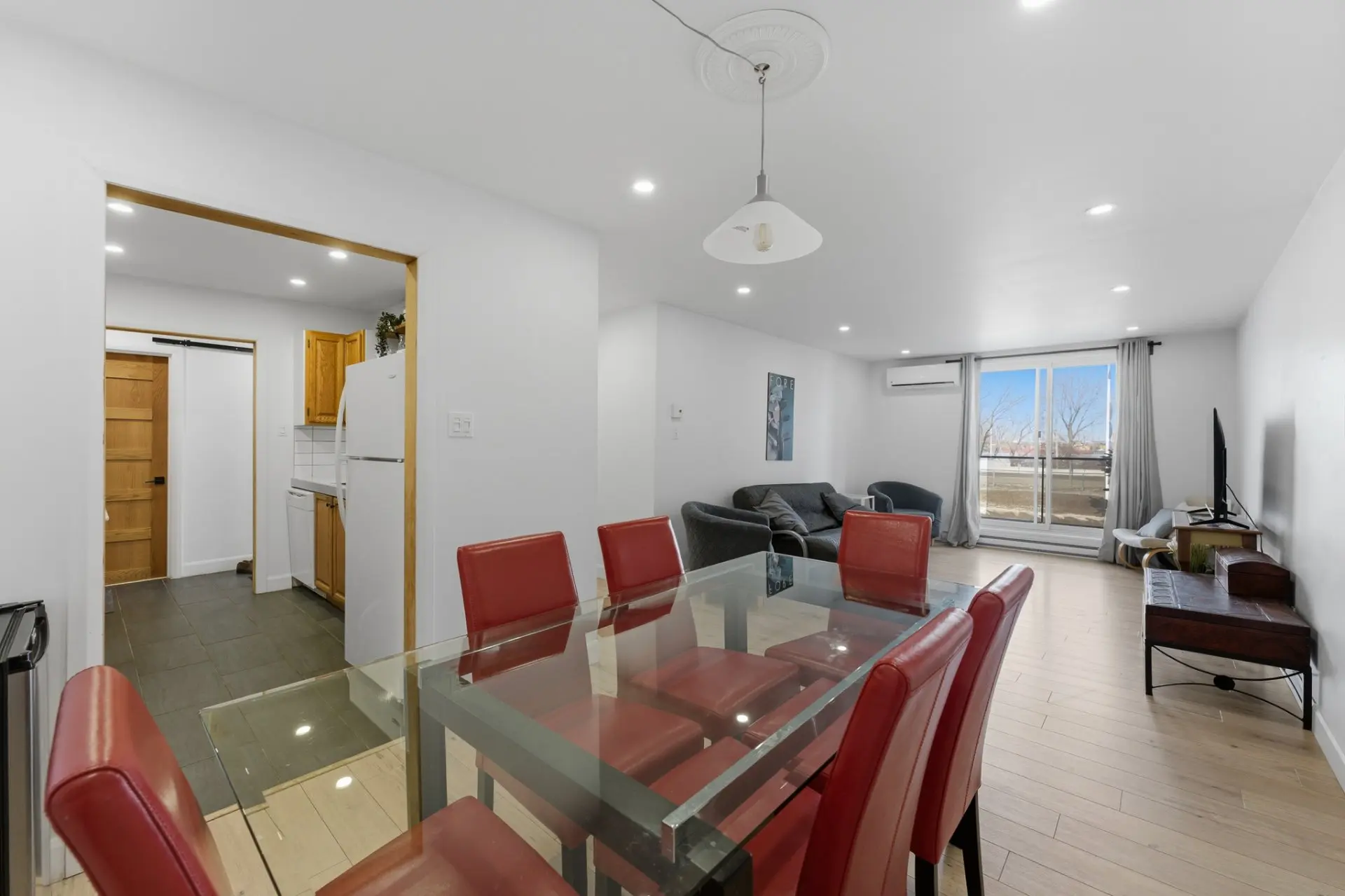 320 Rue du Bord-de-l'Eau O., # 205 — photo 1