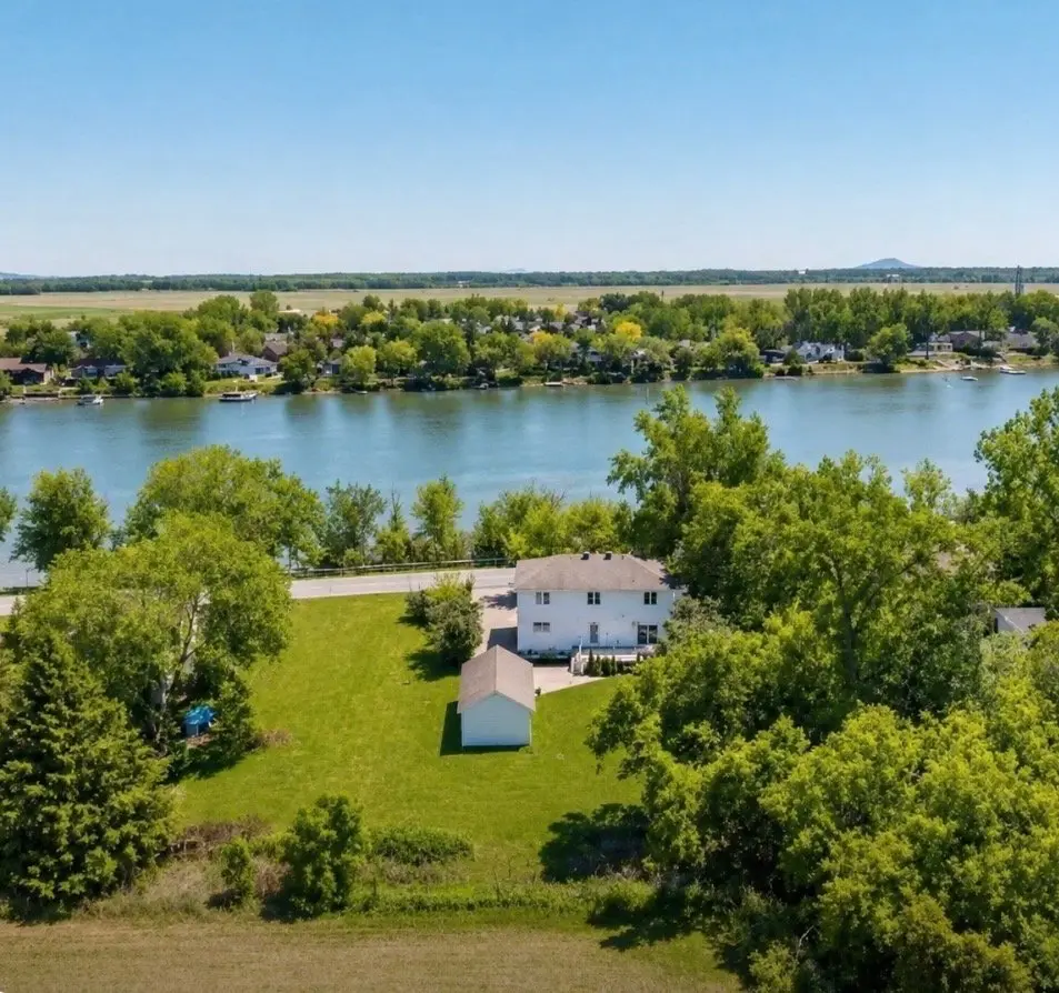 321 Ch. du Richelieu, Saint-Basile-le-Grand — photo 1