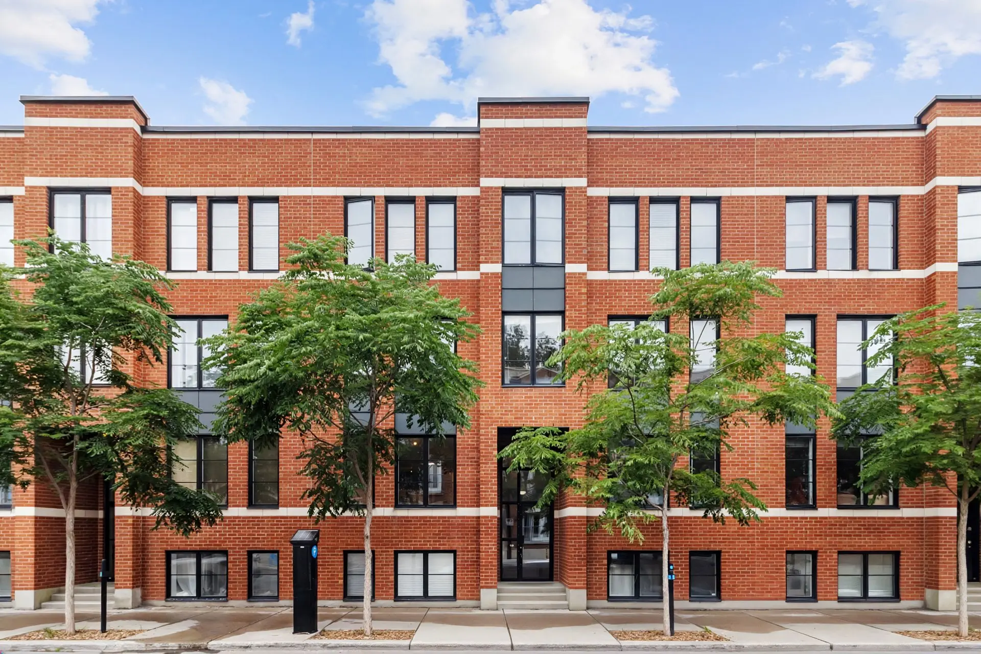 1165 Boul. De Maisonneuve E., # 3B — photo 2