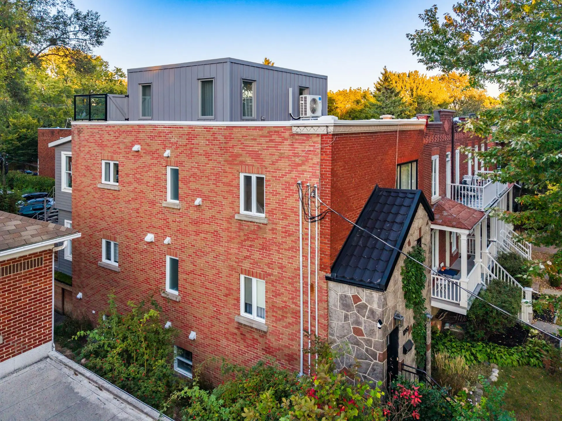 10953 Av. de l'Esplanade — photo 2