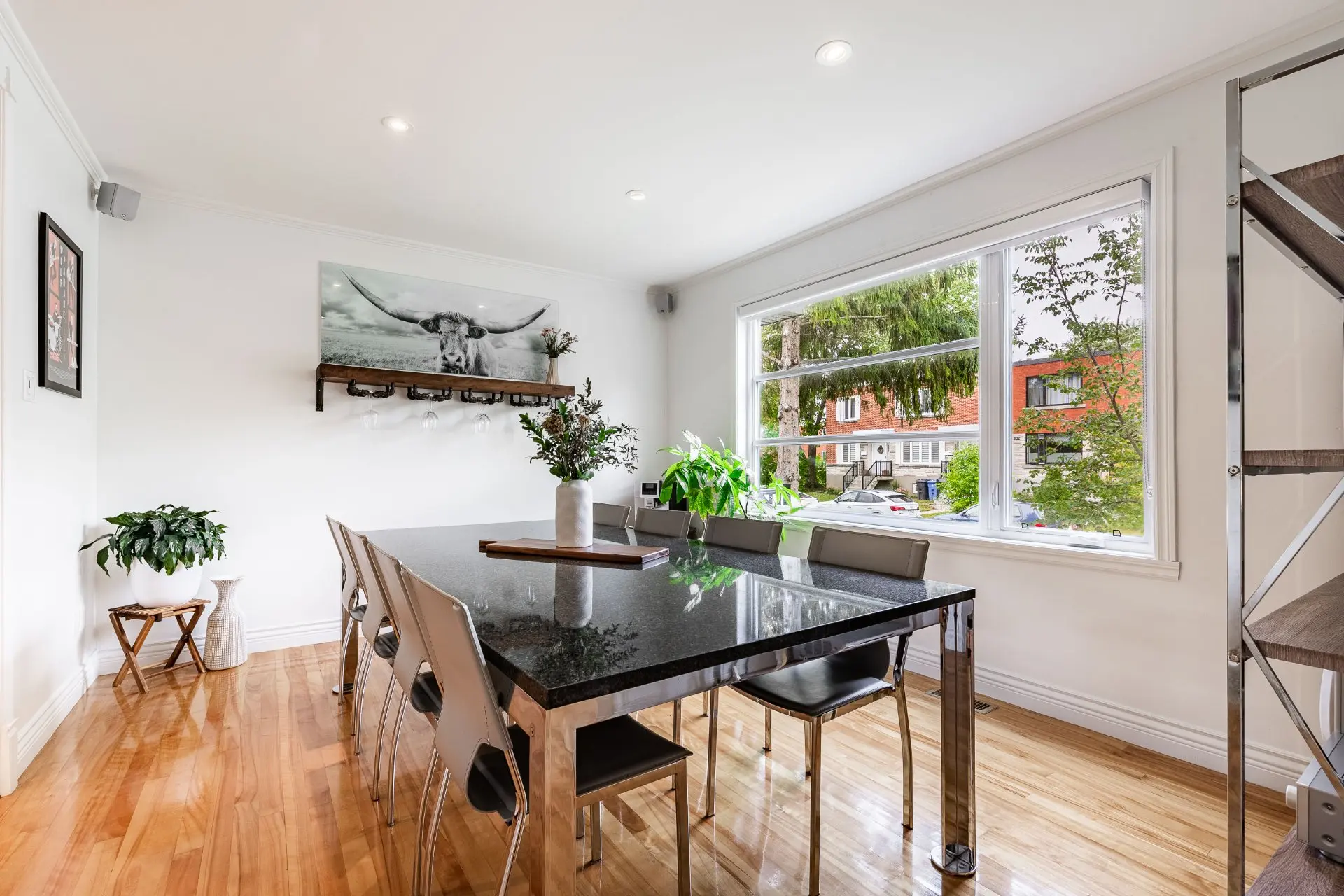 305 Rue Vivian — photo 3