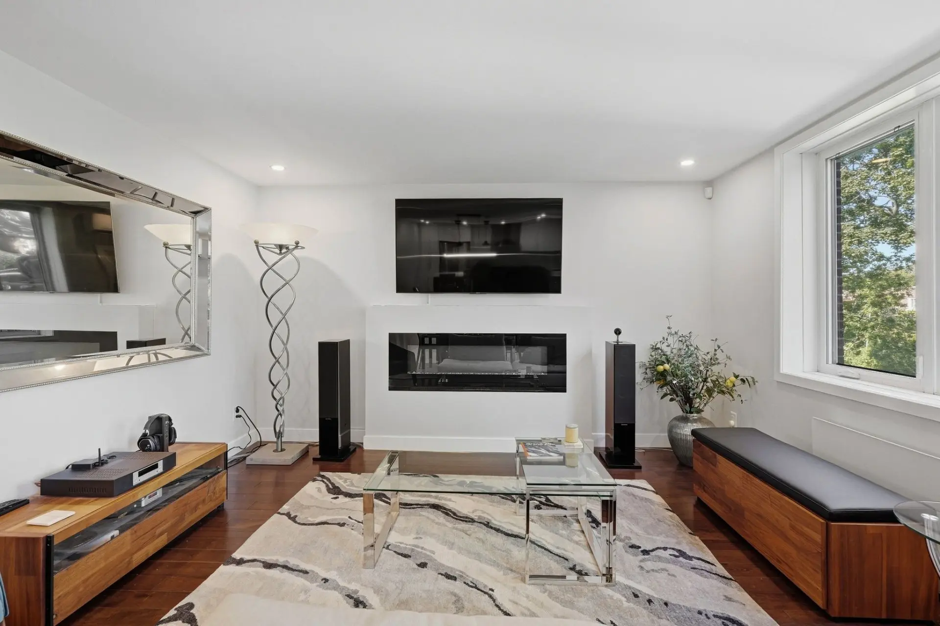 6327 Av. MacDonald — photo 3