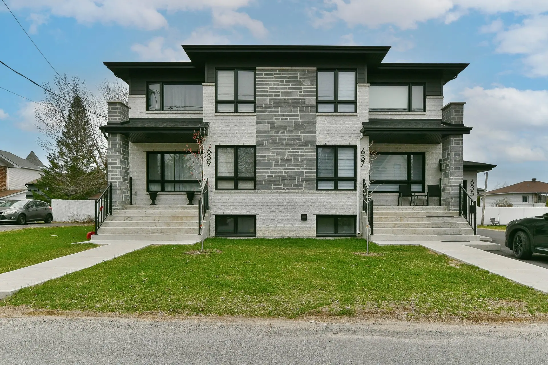 639 3e Avenue — photo 2