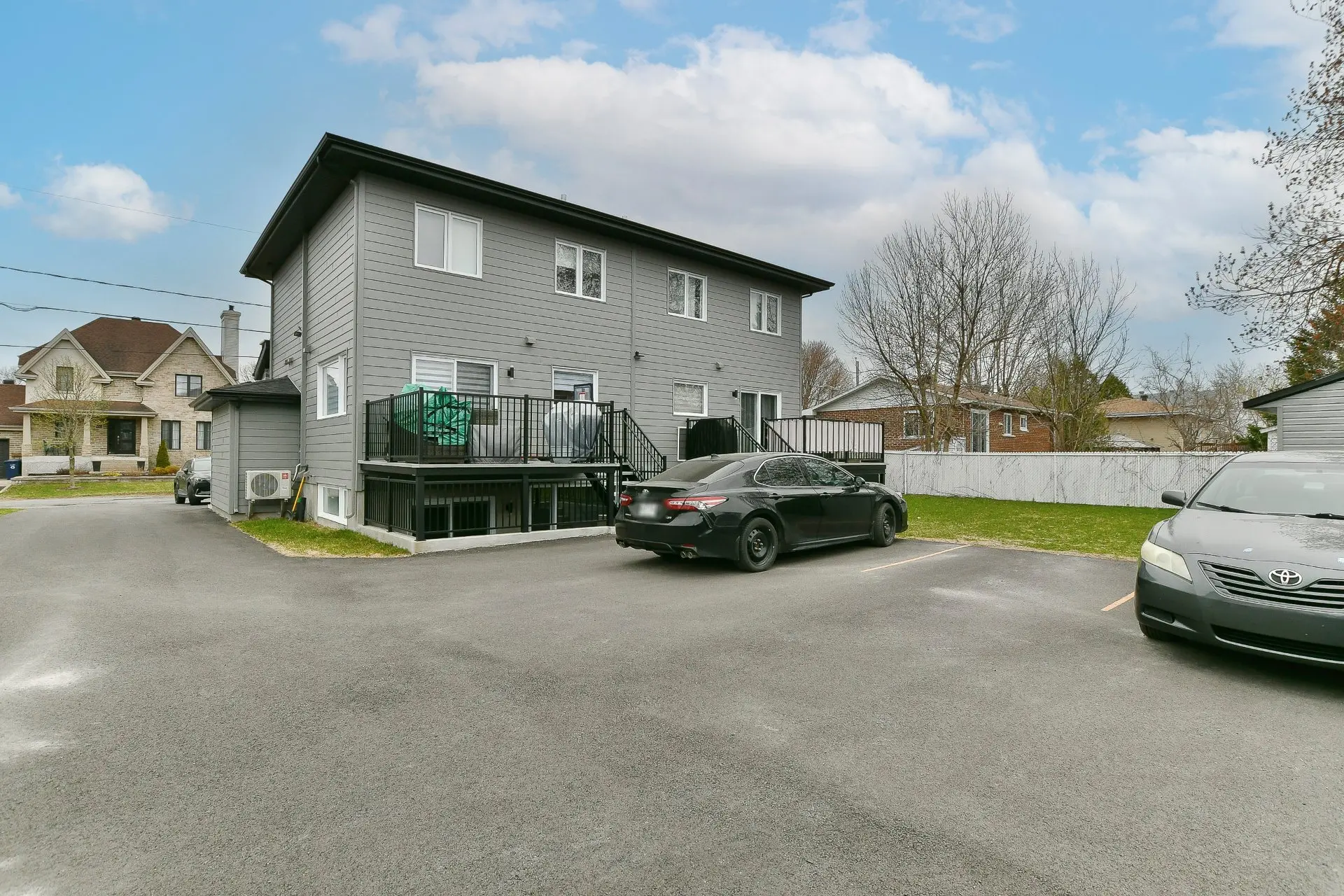 639 3e Avenue — photo 3