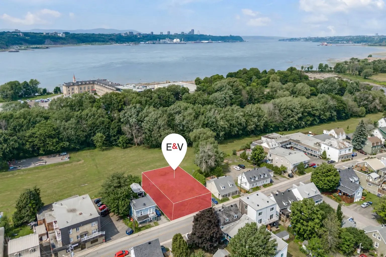 2331 Ch. du Fleuve — photo 1