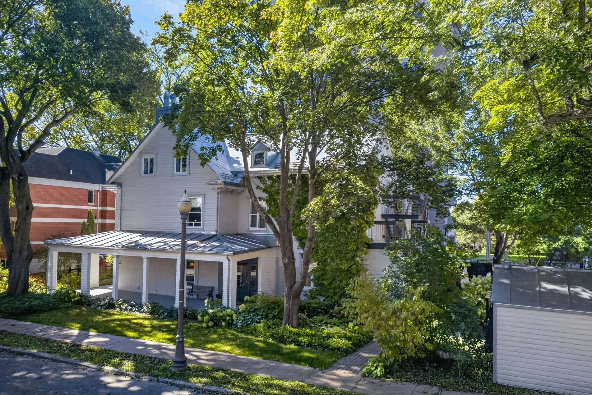 1184Z Av. du Parc — photo 2