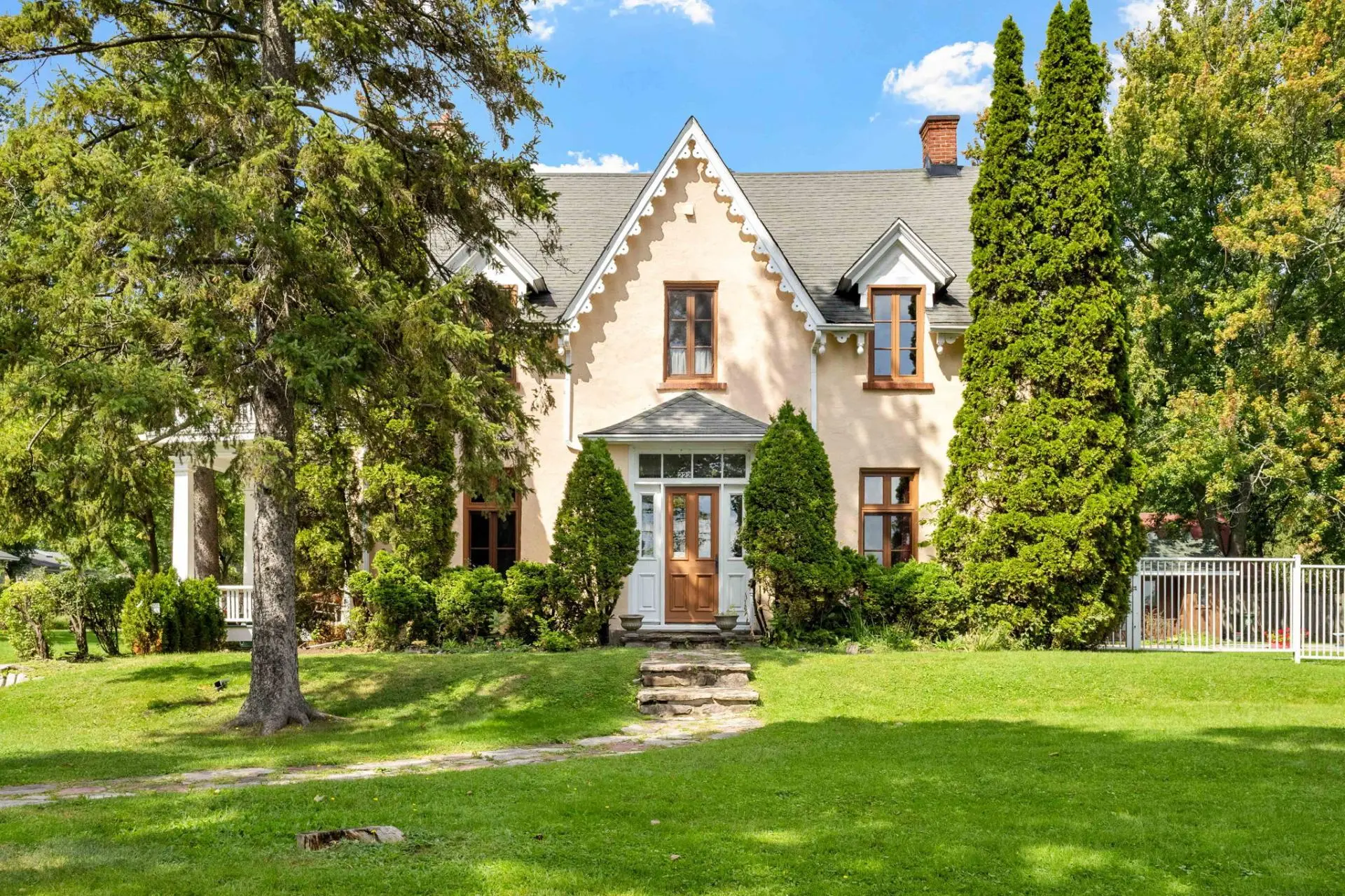 222 Ch. du Bord-du-Lac-Lakeshore, Pointe-Claire — photo 1