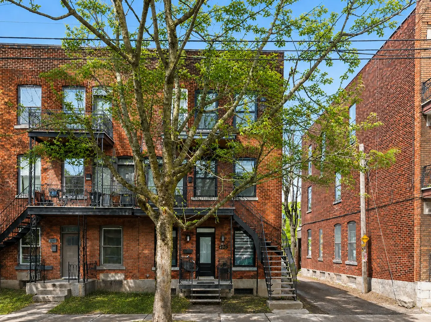 1815 Av. Bennett — photo 1