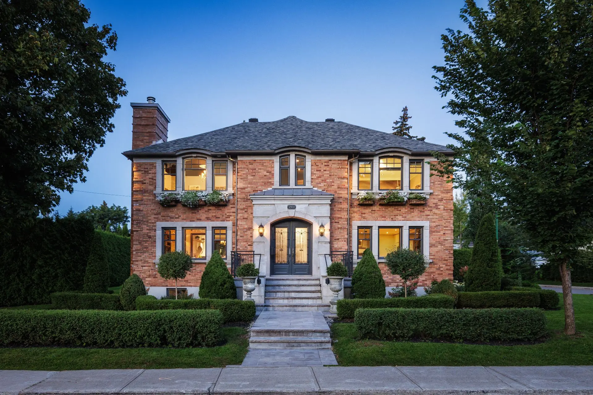 1800 Boul. Laird, Mont-Royal — photo 1