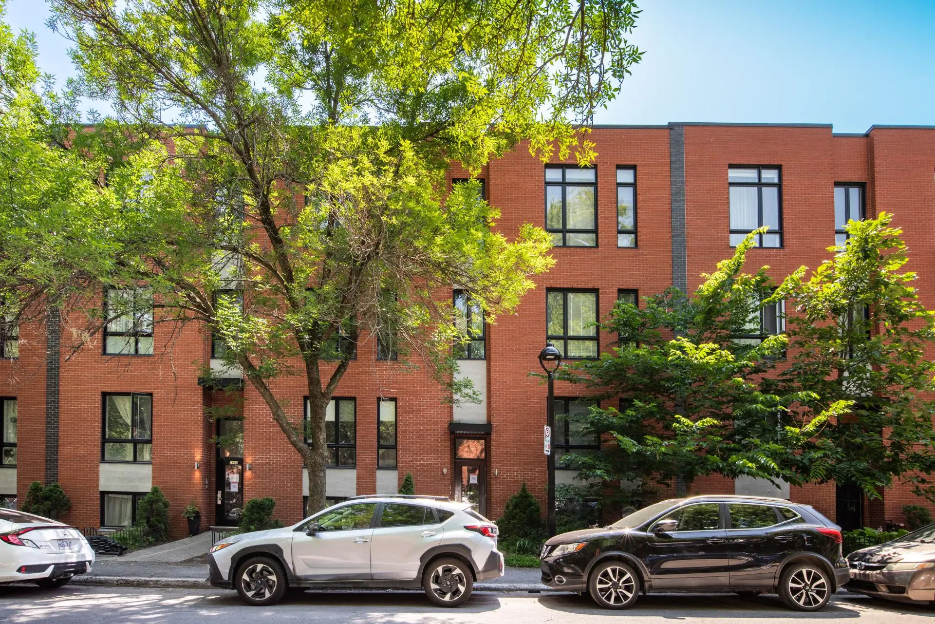 1910 Av. des Érables, # 3 — photo 1
