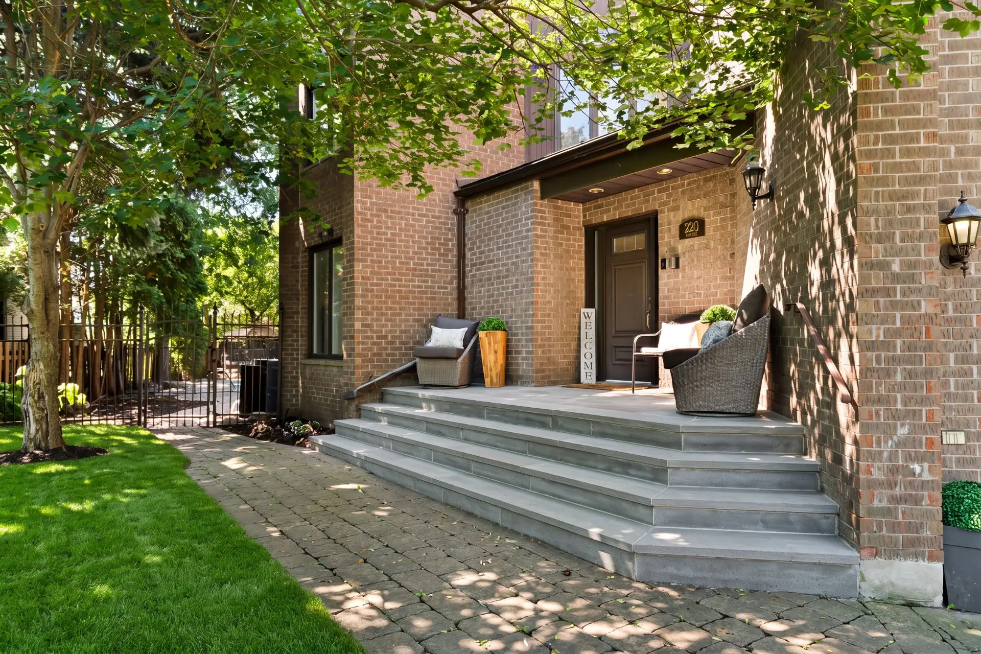 220 Rue Myconos, Dollard-Des-Ormeaux — photo 1