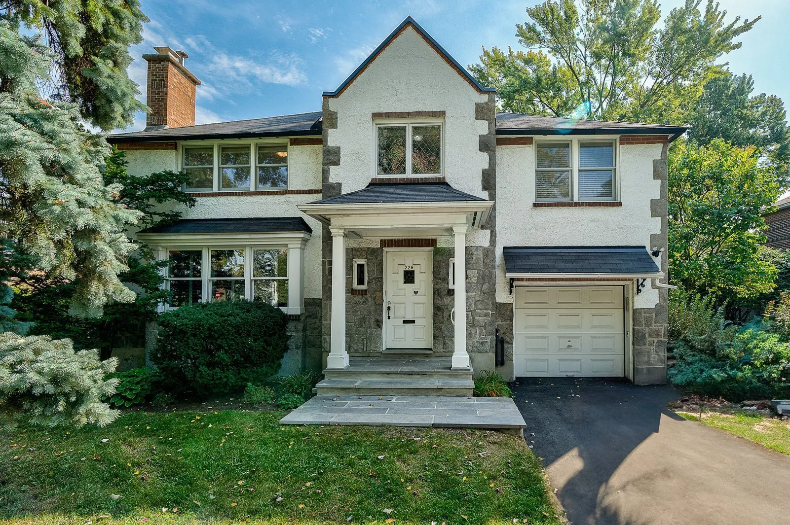 228 Av. Simcoe, Mont-Royal — photo 1