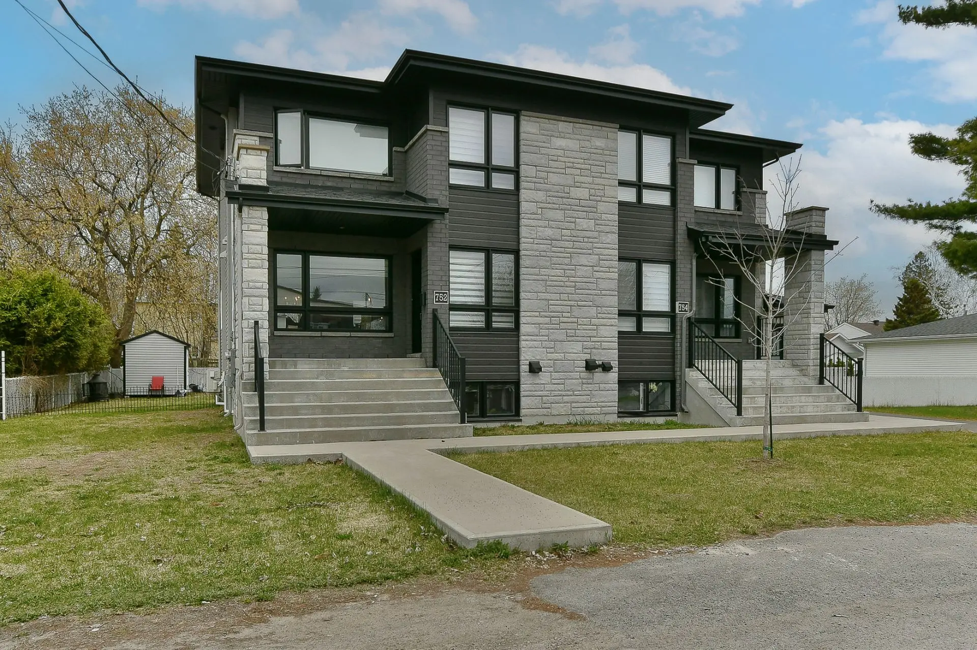 756 3e Avenue — photo 3