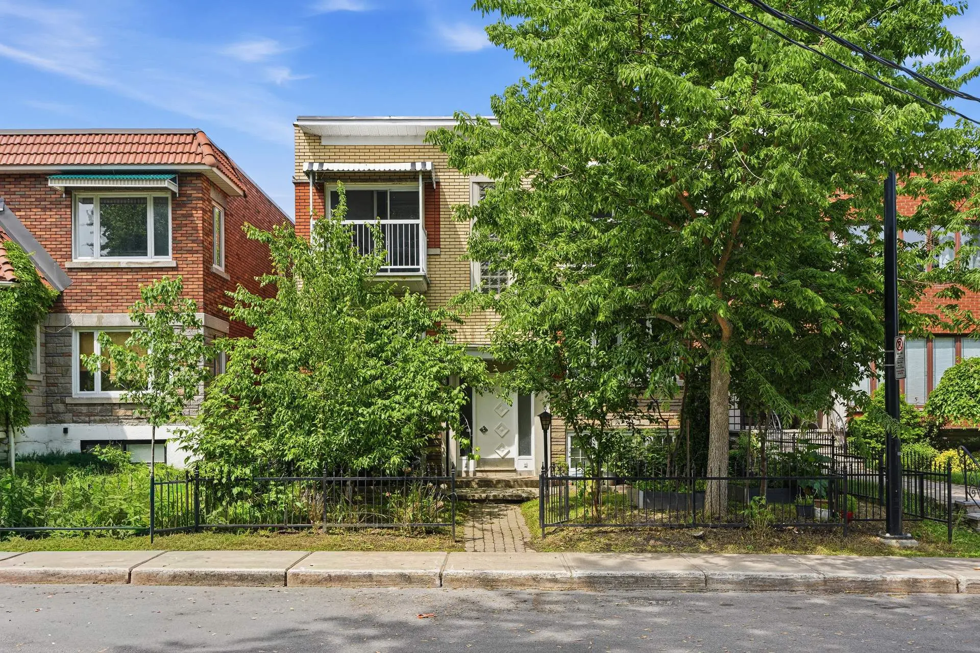 901 Rue Stephens — photo 1