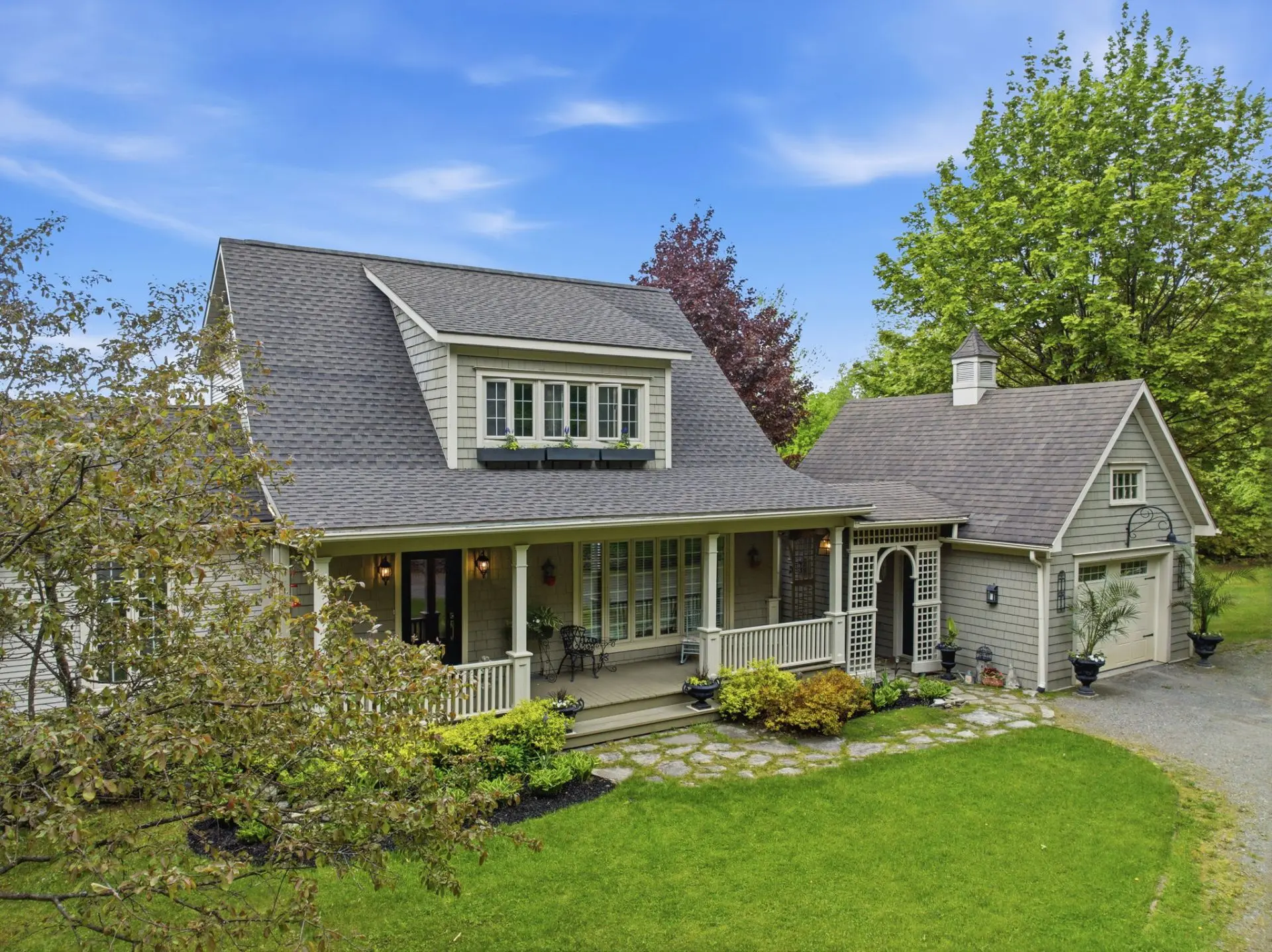 486 Ch. Parmenter, Sutton — photo 1