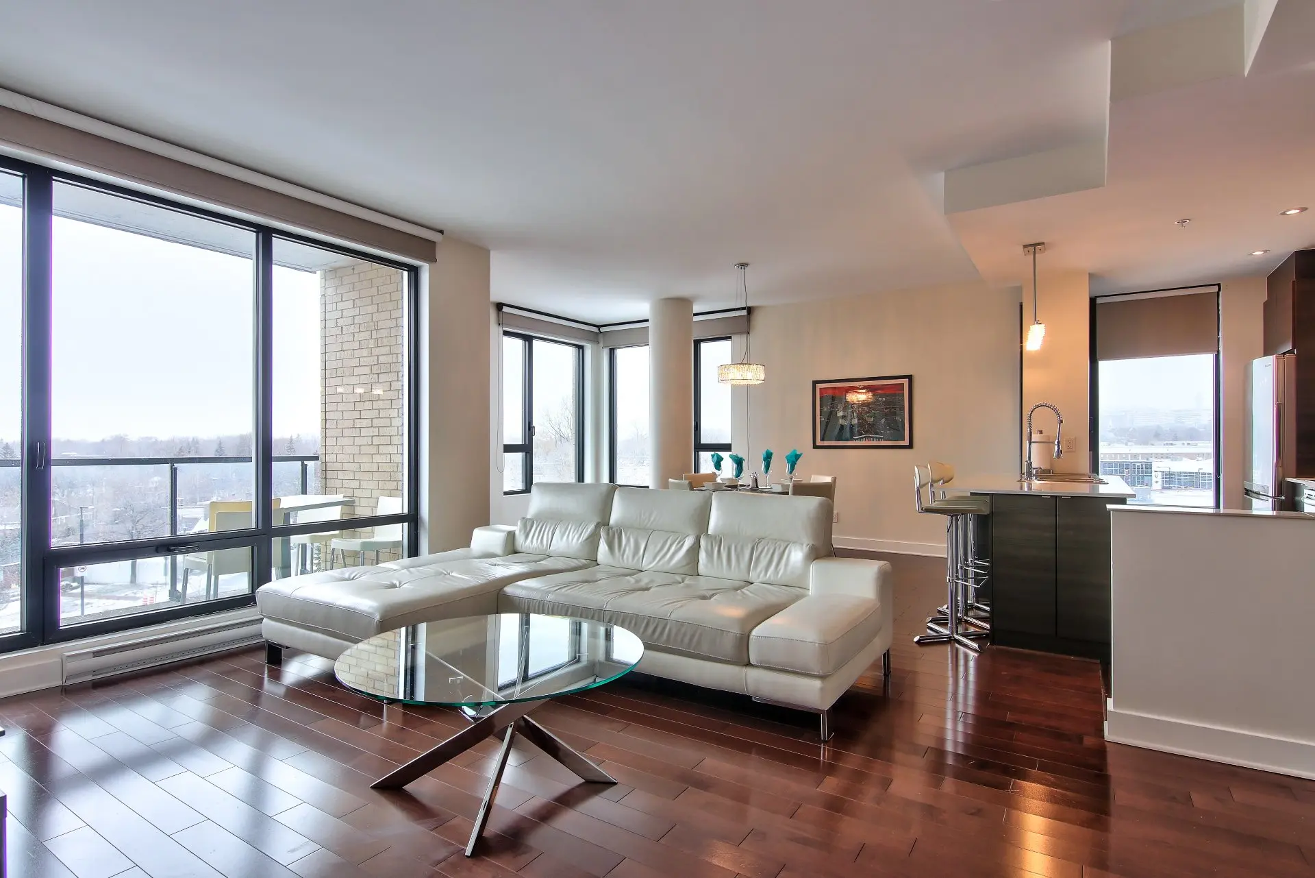 7361 Av. Victoria, # 510 — photo 2