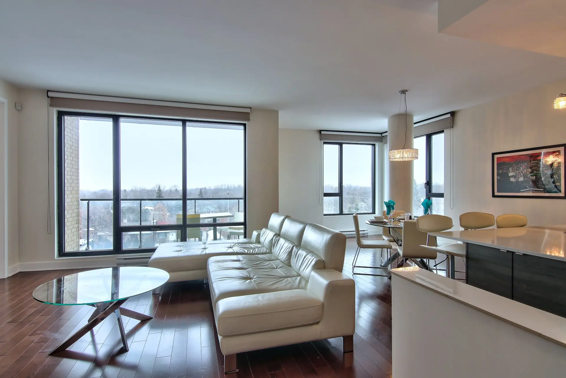 7361 Av. Victoria, # 510 — photo 3
